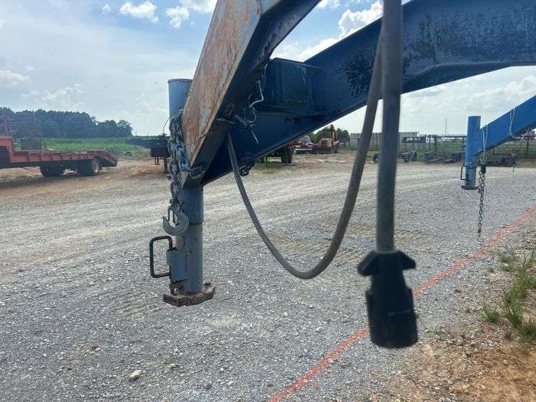 2012 77" x 20' T/A Gooseneck Trailer