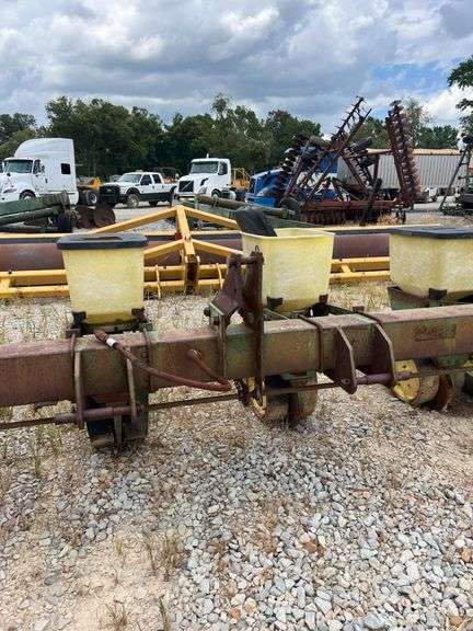 John Deere 3pt 6 Row Planter