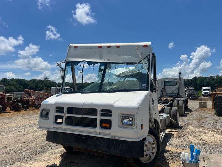 2006 Freightliner S/A Box Truck *INOP