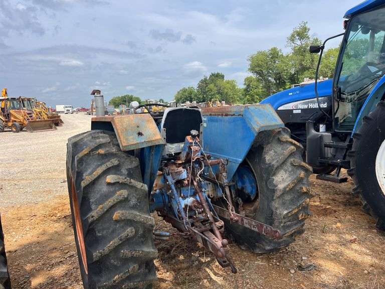 Long 4x4 Tractor *INOP
