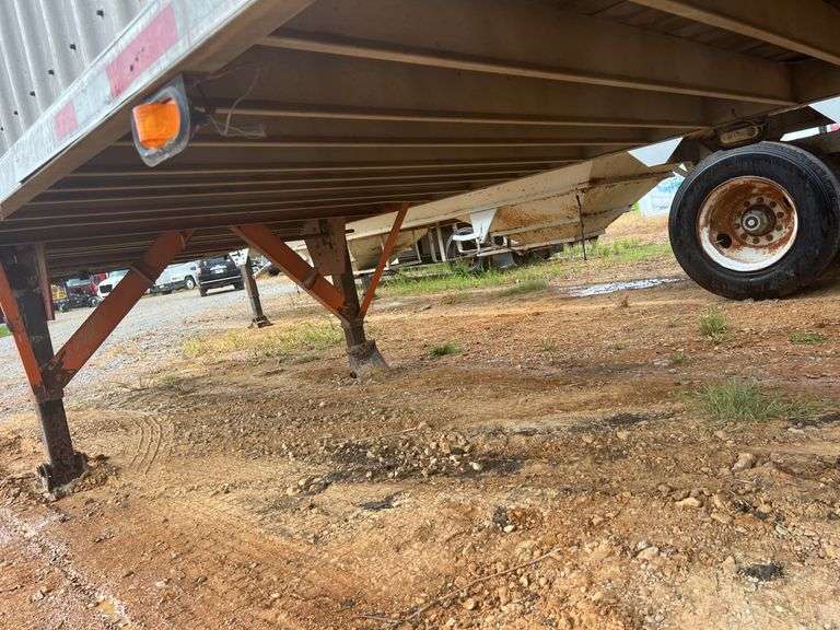 36' T/A Flat Bottom Grain Trailer