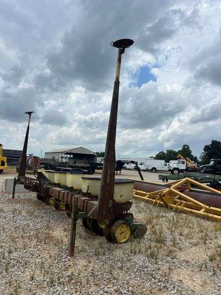 John Deere 3pt 6 Row Planter