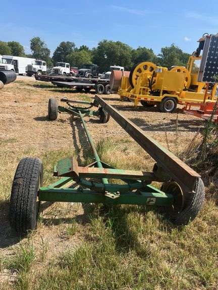 John Deere Pull Type Header Wagon