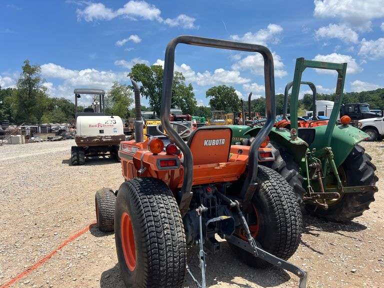 Kubota L2250 Tractor