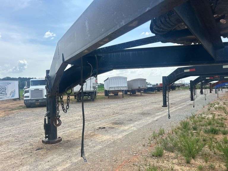 2013 C & M 7' x 22' T/A Gooseneck Trailer
