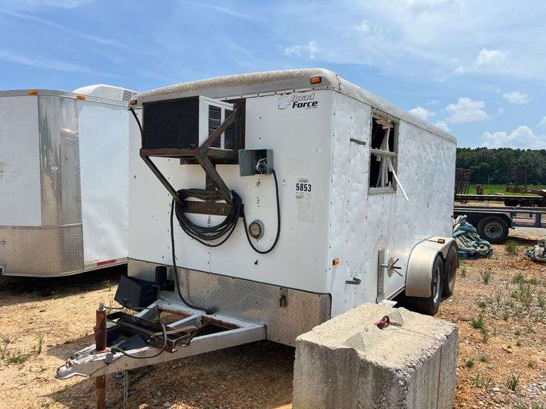 2007 Wells 82" X 16' T/A Enclosed Trailer