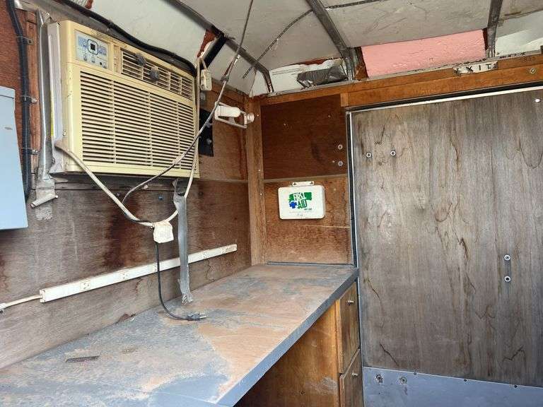 2007 Wells 82" X 16' T/A Enclosed Trailer