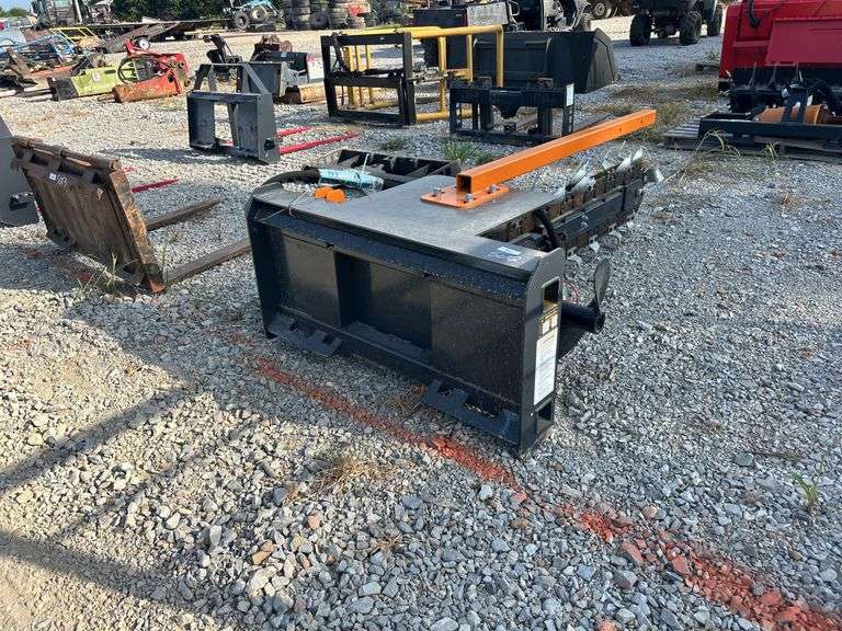 Unused Wolverine 72" Skid Steer Q/A Trencher
