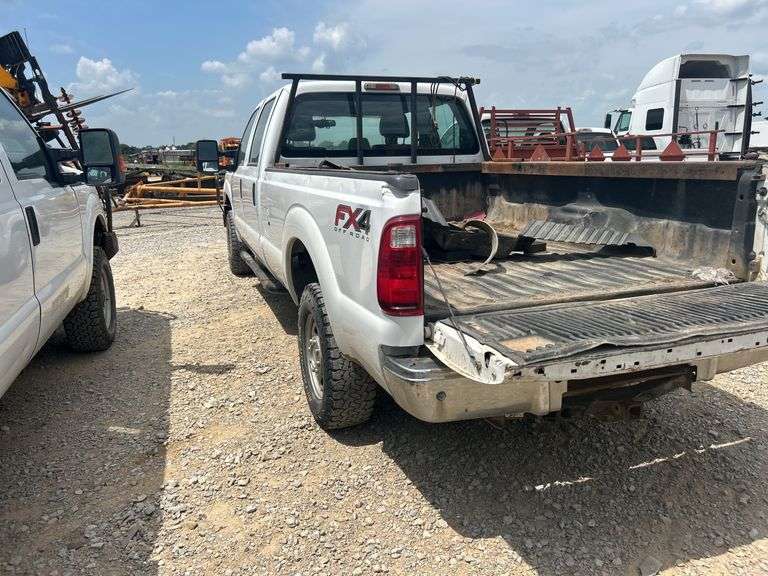 2012 Ford F-250 XL 4x4 Crew Cab Pickup