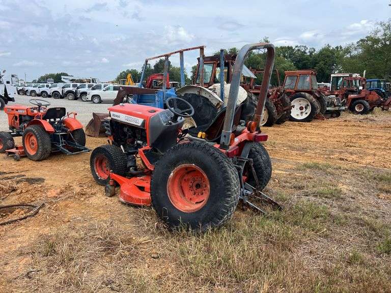 Kubota B2400 Tractor w/ Mower *INOP