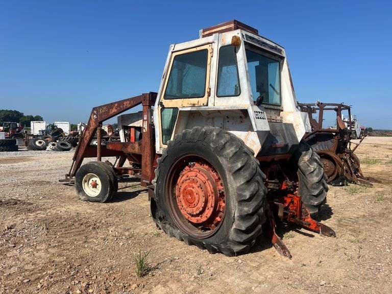 Case 451 Cab Tractor w/ Loader *INOP