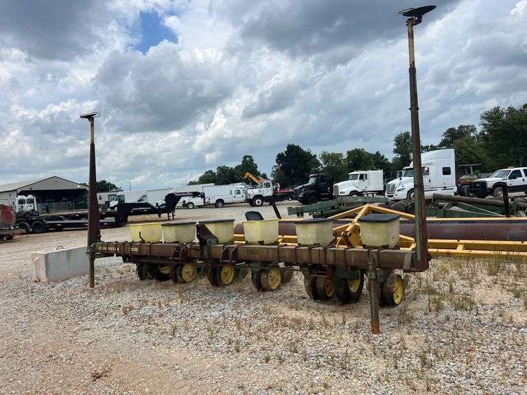 John Deere 3pt 6 Row Planter