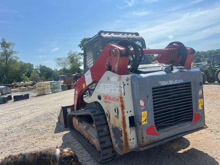 Takeuchi TL12V2 Skid Steer Loader