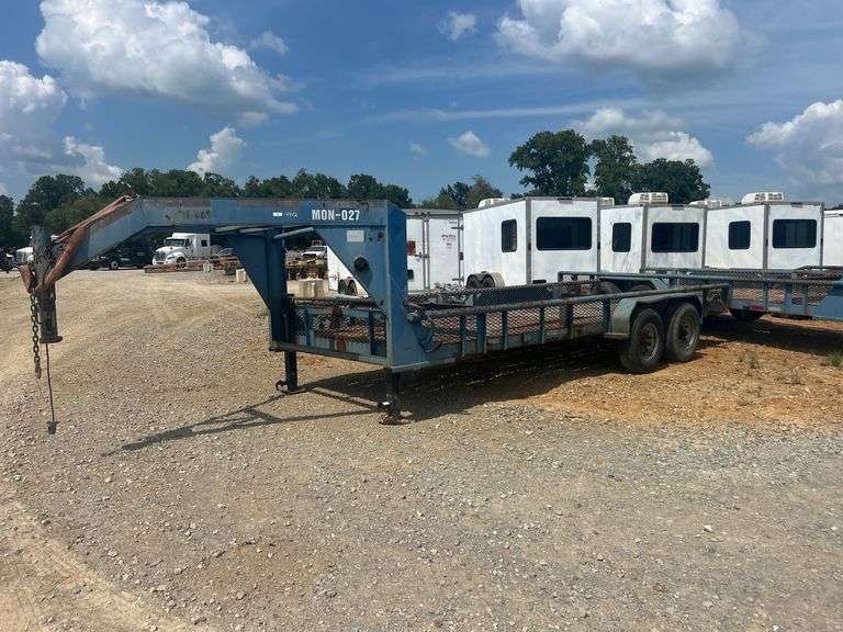 2013 80" x 20' T/A Gooseneck Trailer