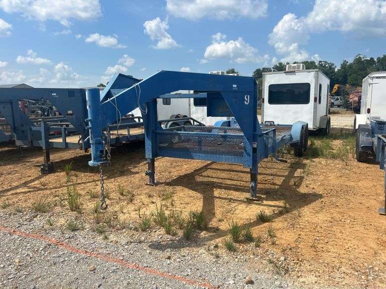 2012 76" x 20' T/A Gooseneck Trailer