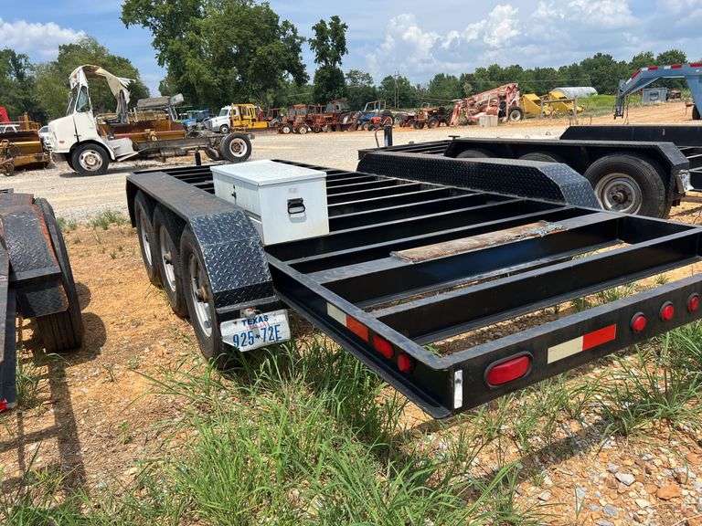 2010 6.5' x 20' Tri/Axle Trailer