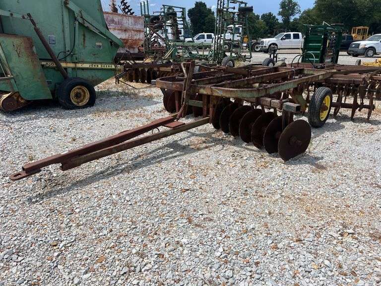 John Deere 115 Pull Type 8'  Disk