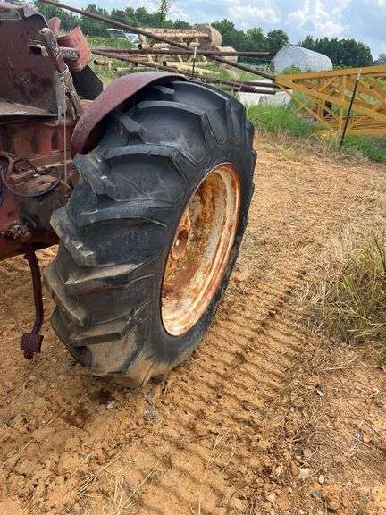 International 504 Tractor *INOP