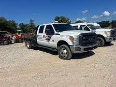 2013 Ford F-350 XL 4x4 Crew Cab Dually Flatbed Pickup