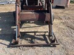 Case 451 Cab Tractor w/ Loader *INOP