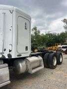 2010 Peterbilt 384 T/A Sleeper Truck *INOP