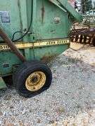 John Deere 510 Pull Type Round Hay Baler