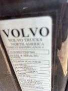 2015 Volvo S/A Daycab Truck