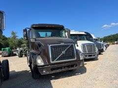 2015 Volvo S/A Daycab Truck