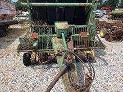 John Deere 510 Pull Type Round Hay Baler