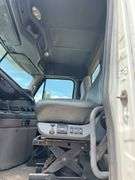 2011 Freightliner Cascadia T/A Daycab Truck
