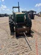 John Deere 1650 Tractor w/ Loader