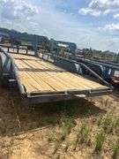 2009 82" X 20' T/A Gooseneck Trailer