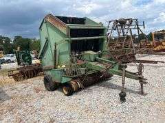 John Deere 510 Pull Type Round Hay Baler