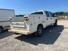 Ford F-350 XL 4x4 Crew Cab Service Truck