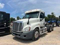 2011 Freightliner Cascadia T/A Daycab Truck