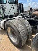 2011 Freightliner Cascadia T/A Daycab Truck