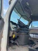 2011 Freightliner Cascadia T/A Daycab Truck