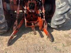 Case 451 Cab Tractor w/ Loader *INOP