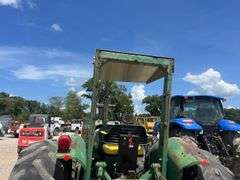 John Deere 1650 Tractor w/ Loader
