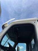 2011 Freightliner Cascadia T/A Daycab Truck