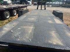 80" x 26' T/A Gooseneck Trailer