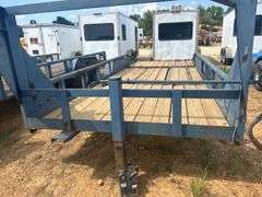 2009 82" X 20' T/A Gooseneck Trailer