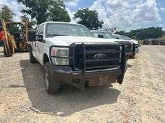 2011 Ford F-250 XL Crew Cab 4x4 Flatbed Pickup