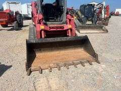 Takeuchi TL12V2 Skid Steer Loader