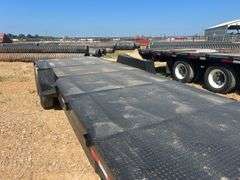 80" x 26' T/A Gooseneck Trailer