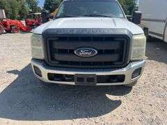 Ford F-350 XL 4x4 Crew Cab Service Truck