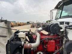 2010 Peterbilt 384 T/A Sleeper Truck *INOP