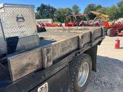 2013 Ford F-350 XL 4x4 Crew Cab Dually Flatbed Pickup