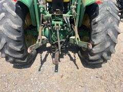 John Deere 1650 Tractor w/ Loader