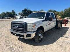 2013 Ford F-350 XL 4x4 Crew Cab Dually Flatbed Pickup